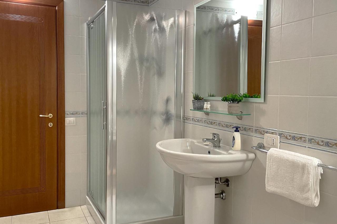 Aristanis Home Vacation Apartment オリスターノ エクステリア 写真