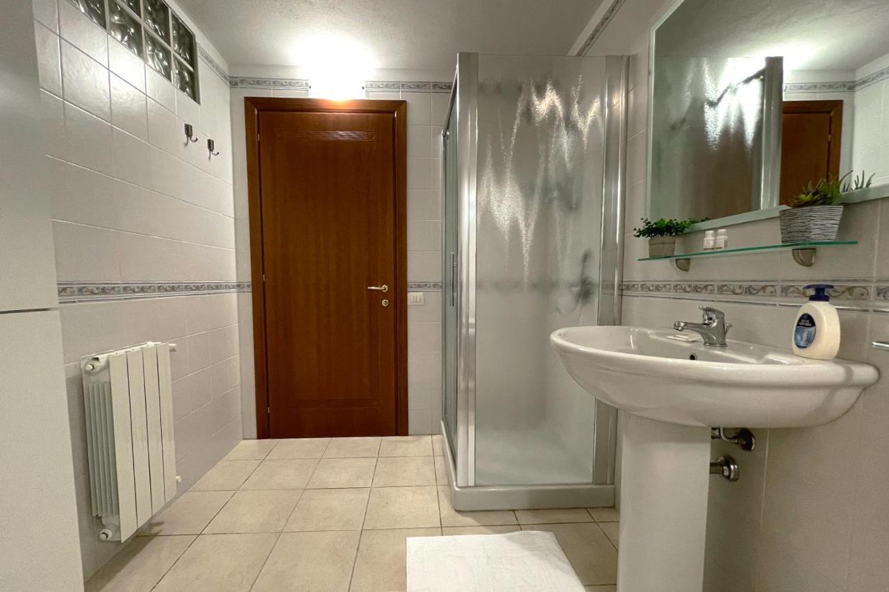 Aristanis Home Vacation Apartment オリスターノ エクステリア 写真