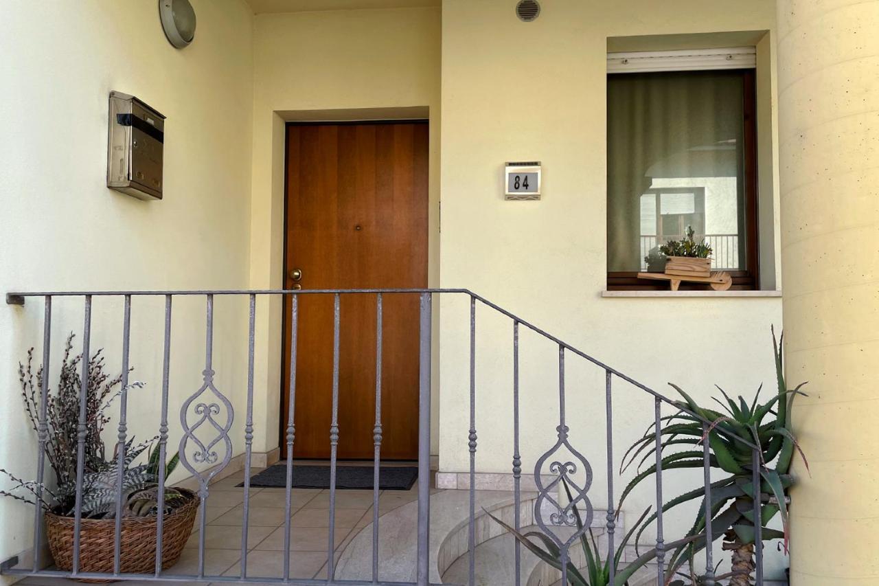 Aristanis Home Vacation Apartment オリスターノ エクステリア 写真
