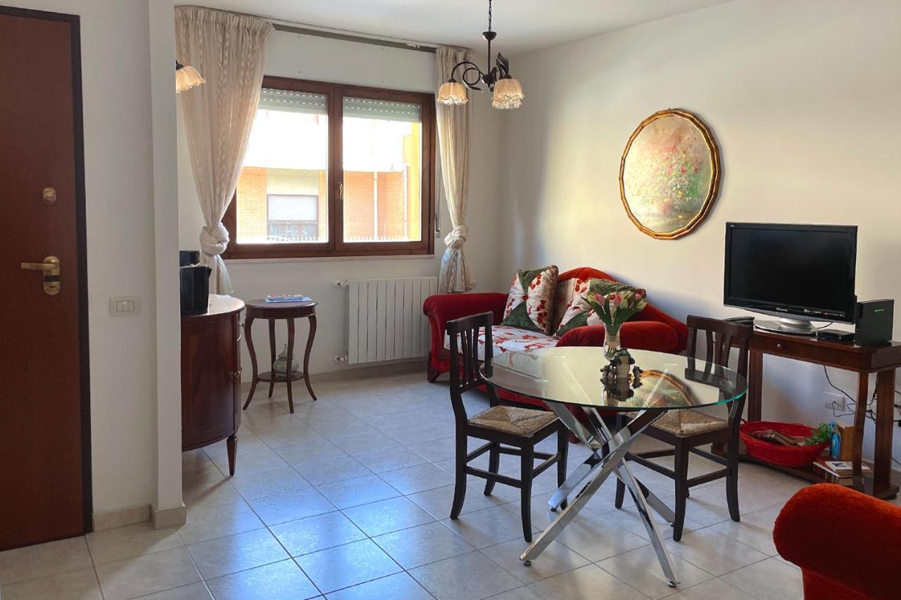 Aristanis Home Vacation Apartment オリスターノ エクステリア 写真