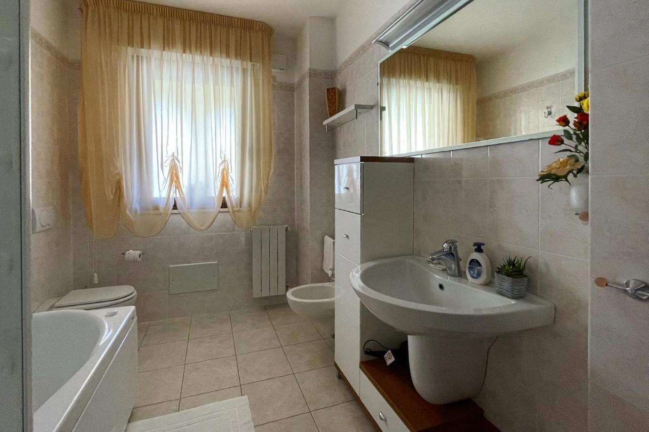 Aristanis Home Vacation Apartment オリスターノ エクステリア 写真